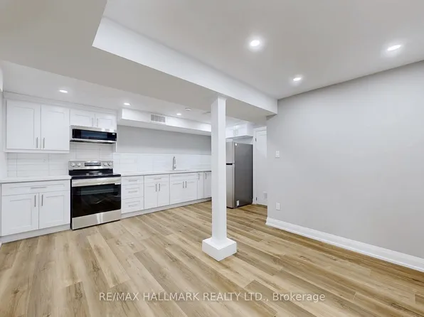 6384 Plowmans Heath #Basement, Mississauga, ON L5N 3W1