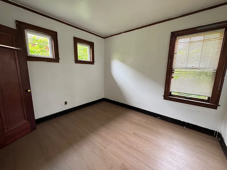11125 Cloverlawn Ave — Photo 9