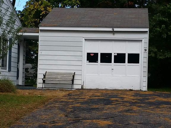 3rd image of 9 Shady Ln