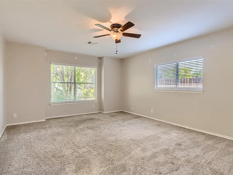 1236 Dexford Dr — Photo 6