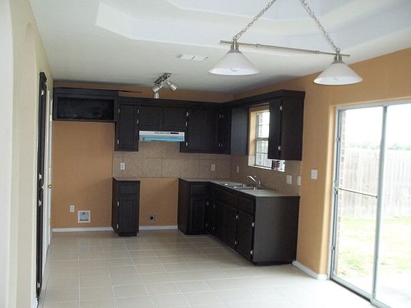3rd image of 9622 Kingbird Dr