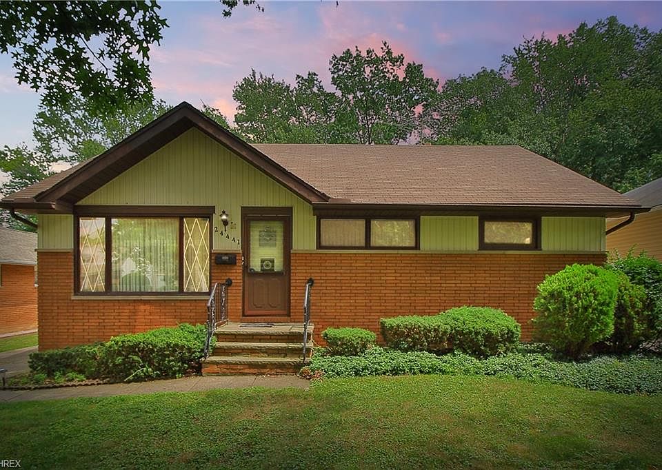 1st image of 24441 Effingham Blvd