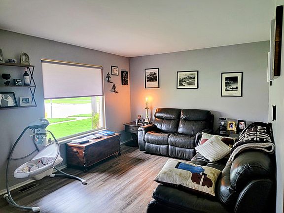 3rd image of 16007 Touraine Dr