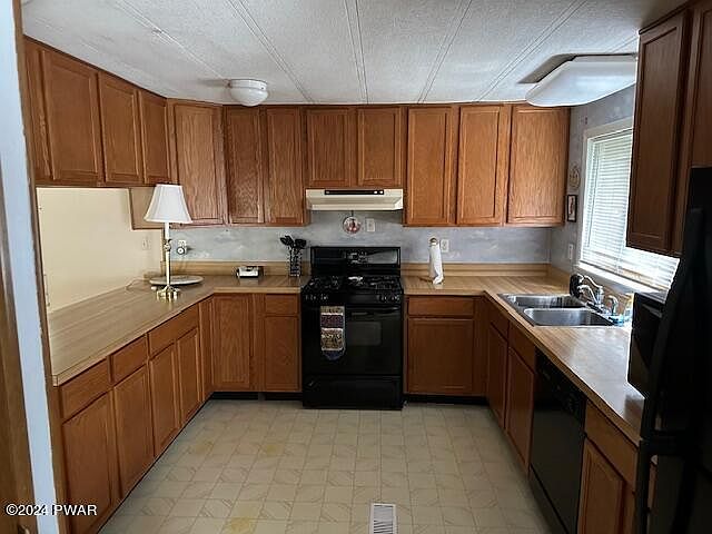 2nd image of 106 White Oak Dr