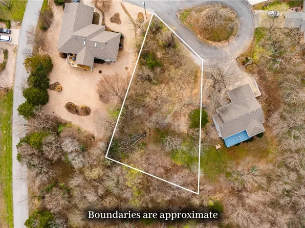 9 Wards Ln, Bella Vista, AR 72715