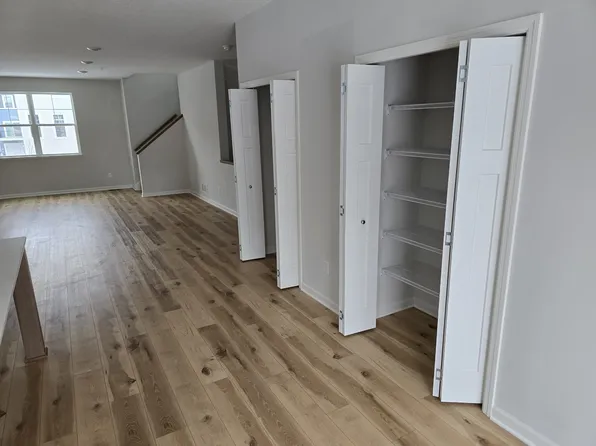 8652 Kenyon Ct NE #F, Blaine, MN 55449