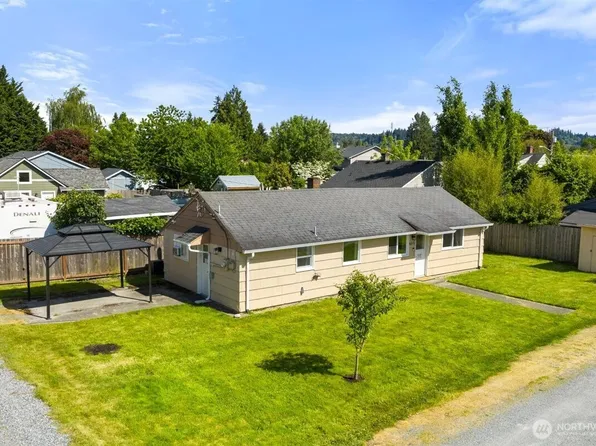 805 1/2 4TH Avenue SW, Puyallup, WA 98371