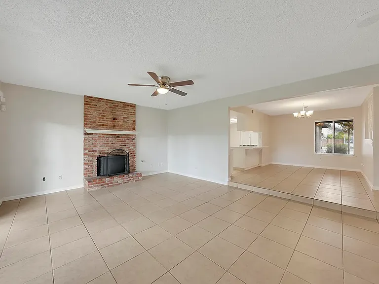 2297 N Polk St — Photo 15