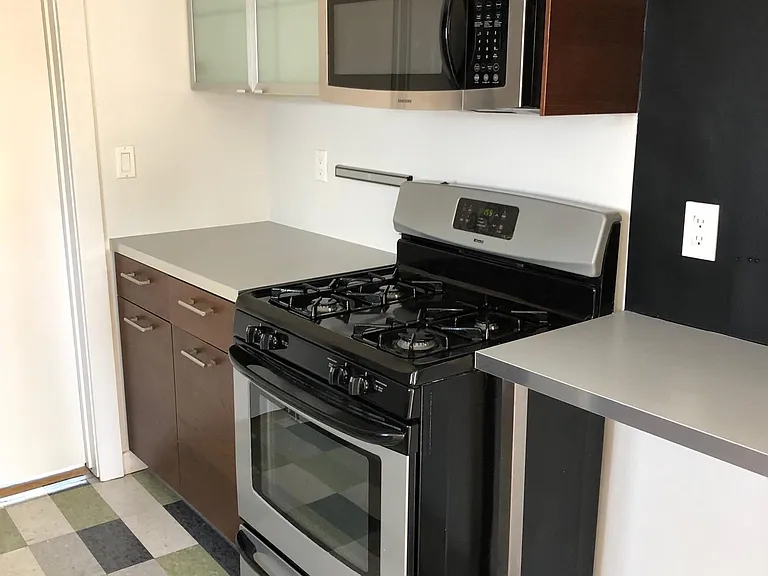 1927 Delta St — Photo 12