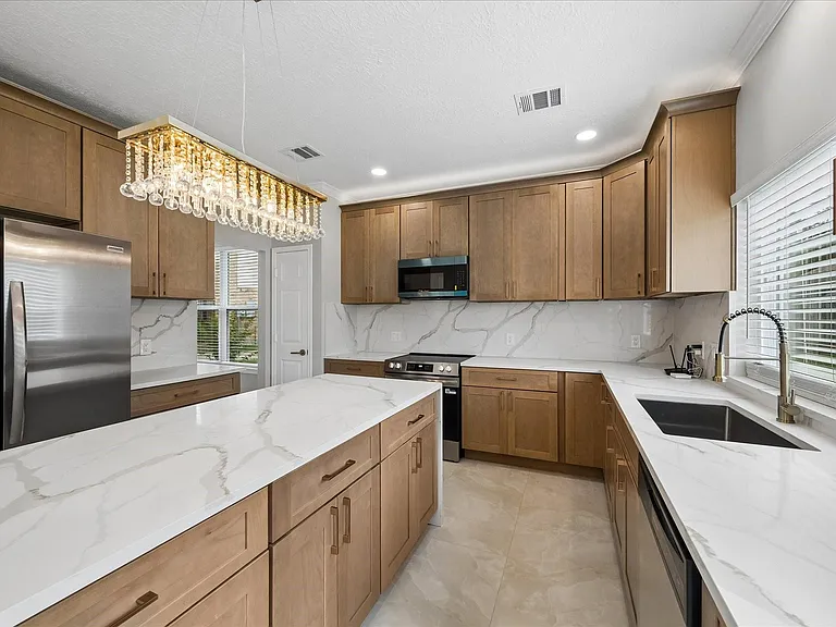 1306 Hunter Wood Dr — Photo 11