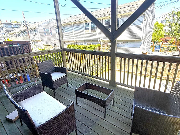 518 E 3rd St #1 — Photo 7