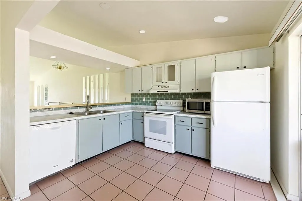 2 bed, 2.0 bath, 1246 sqft, $1,600 — Photo 3