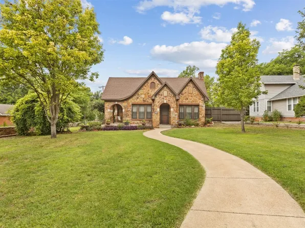 501 N Elm St, Comanche, TX 76442