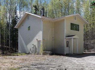 690 Eastview Dr, Fairbanks, AK 99712