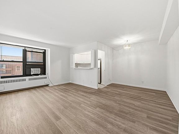5th image of 6118 N Sheridan Rd APT 506