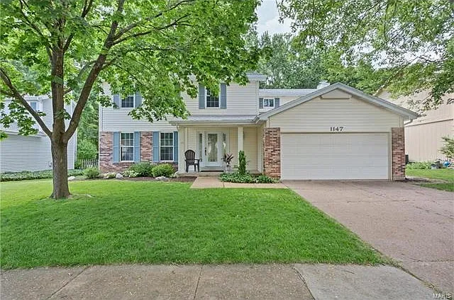 1147 Hollyberry Dr photo 1