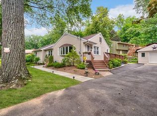 55 Laurel Rd, Sloatsburg, NY 10974