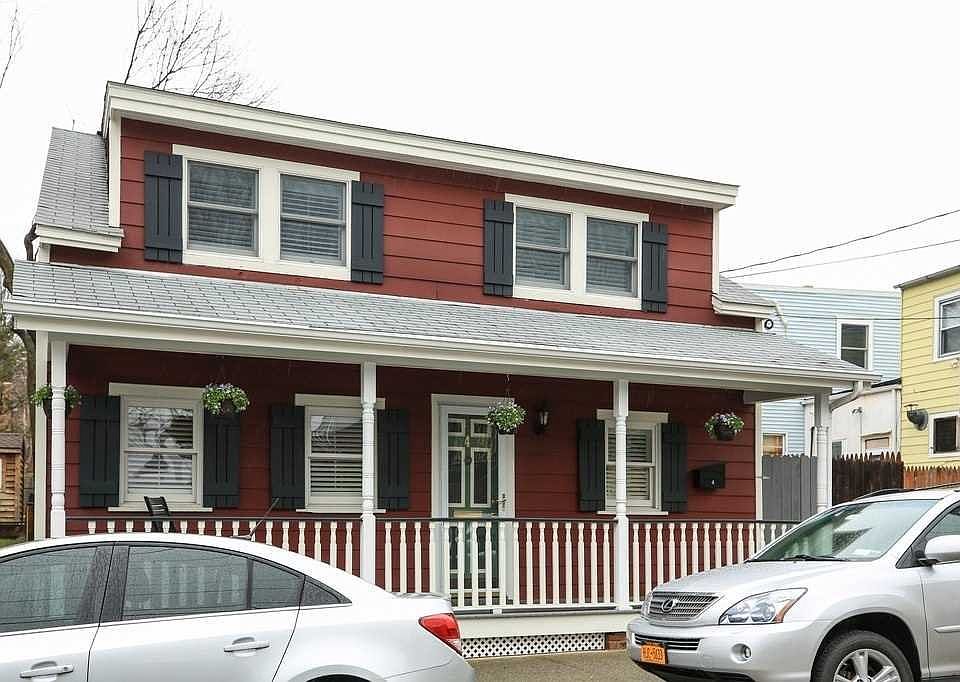 2nd image of 4 Garden St