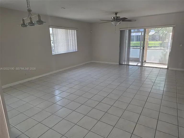 9521 NW 42nd St #9521 — Photo 2