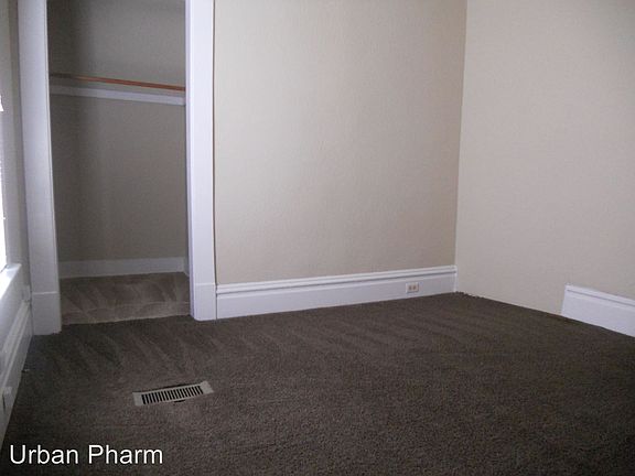 5th image of 954 Sheridan Ave SW Unit 2