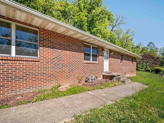 3rd image of 4459 5th Street Rd