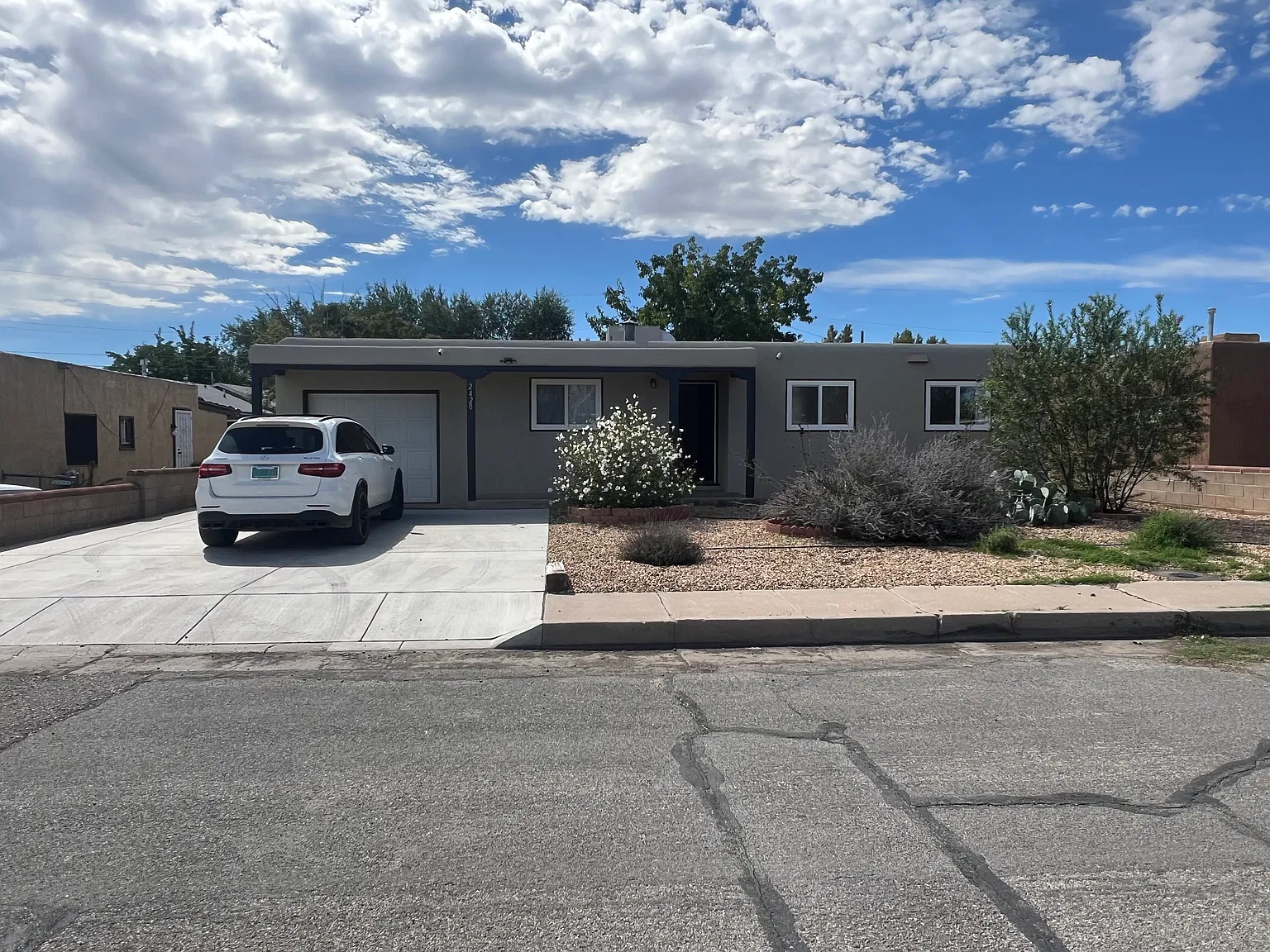 3 bed, 1112 sqft, $2,200 — Photo 2