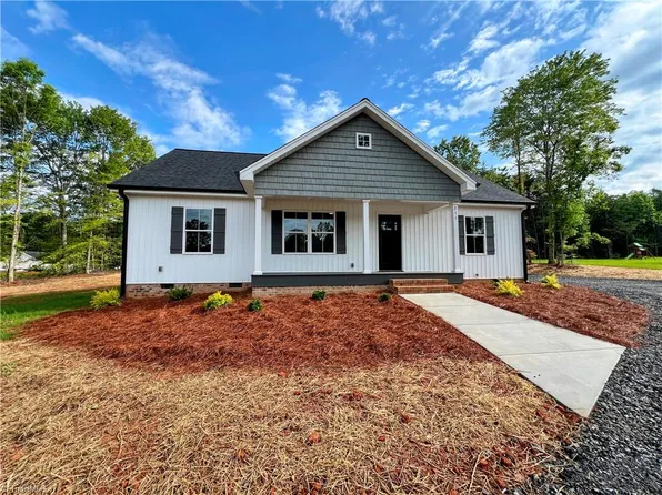 211 Kenlon Ct, Madison, NC 27025