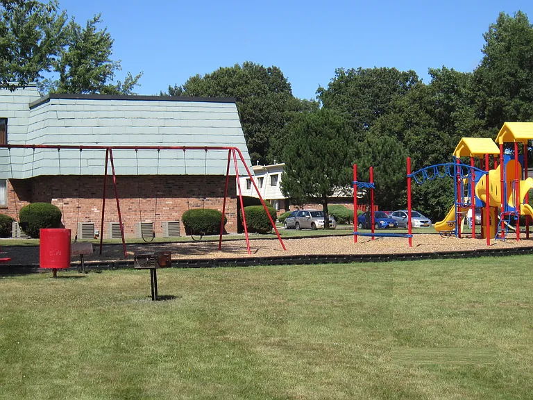 Chili Commons — Photo 31