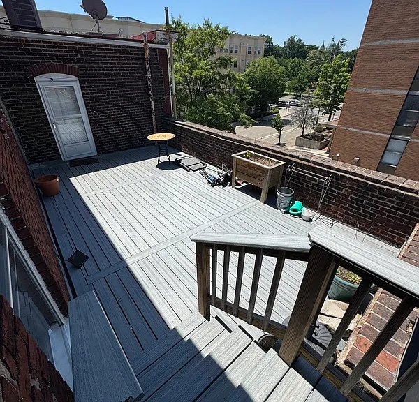500 W Franklin St #6 — Photo 8
