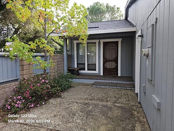 3rd image of 3088 Emerald Ct