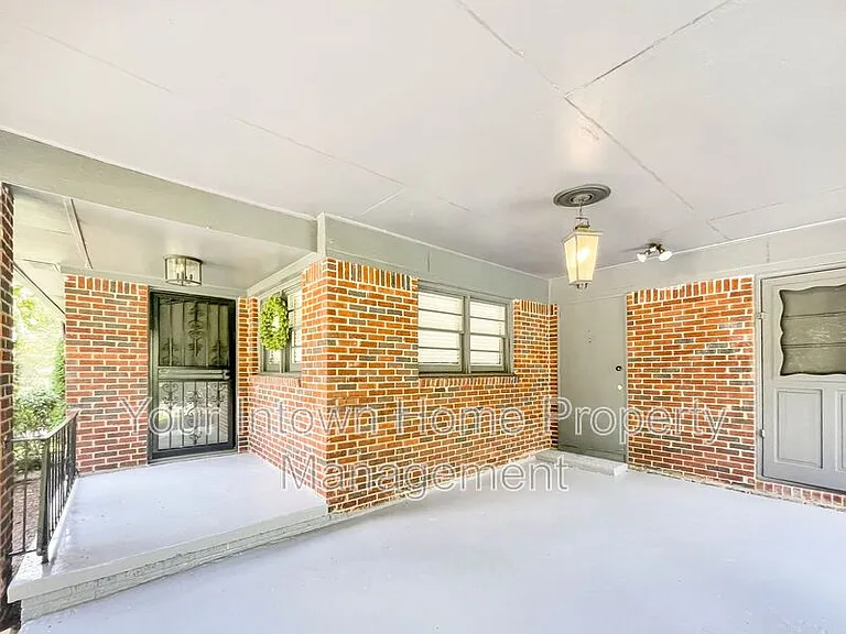 1597 Stanford Way — Photo 3