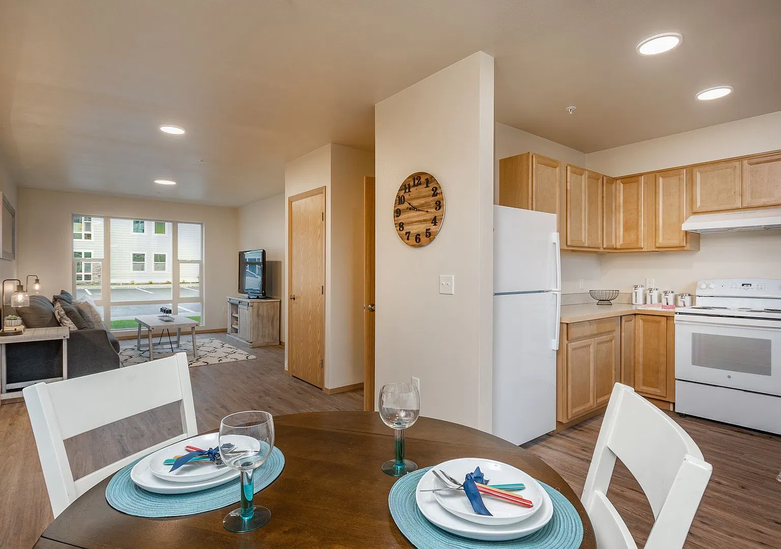 M1249 - Park Terrace Apartments — Photo 4