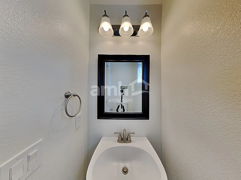 12866 W Alvarado Rd — Photo 9