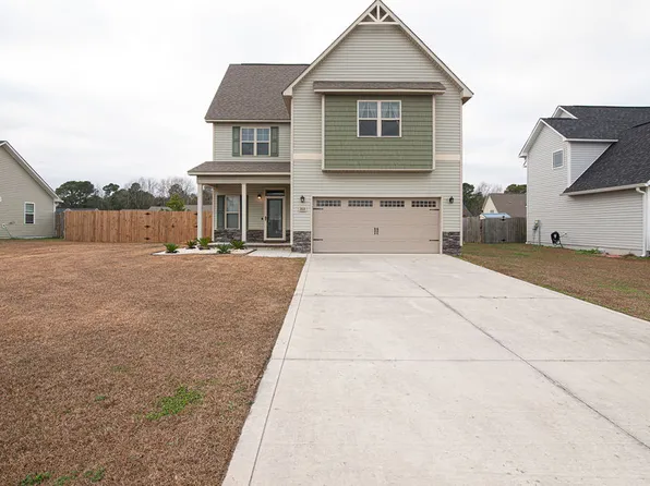 303 Channel Run Ln, Sneads Ferry, NC 28460