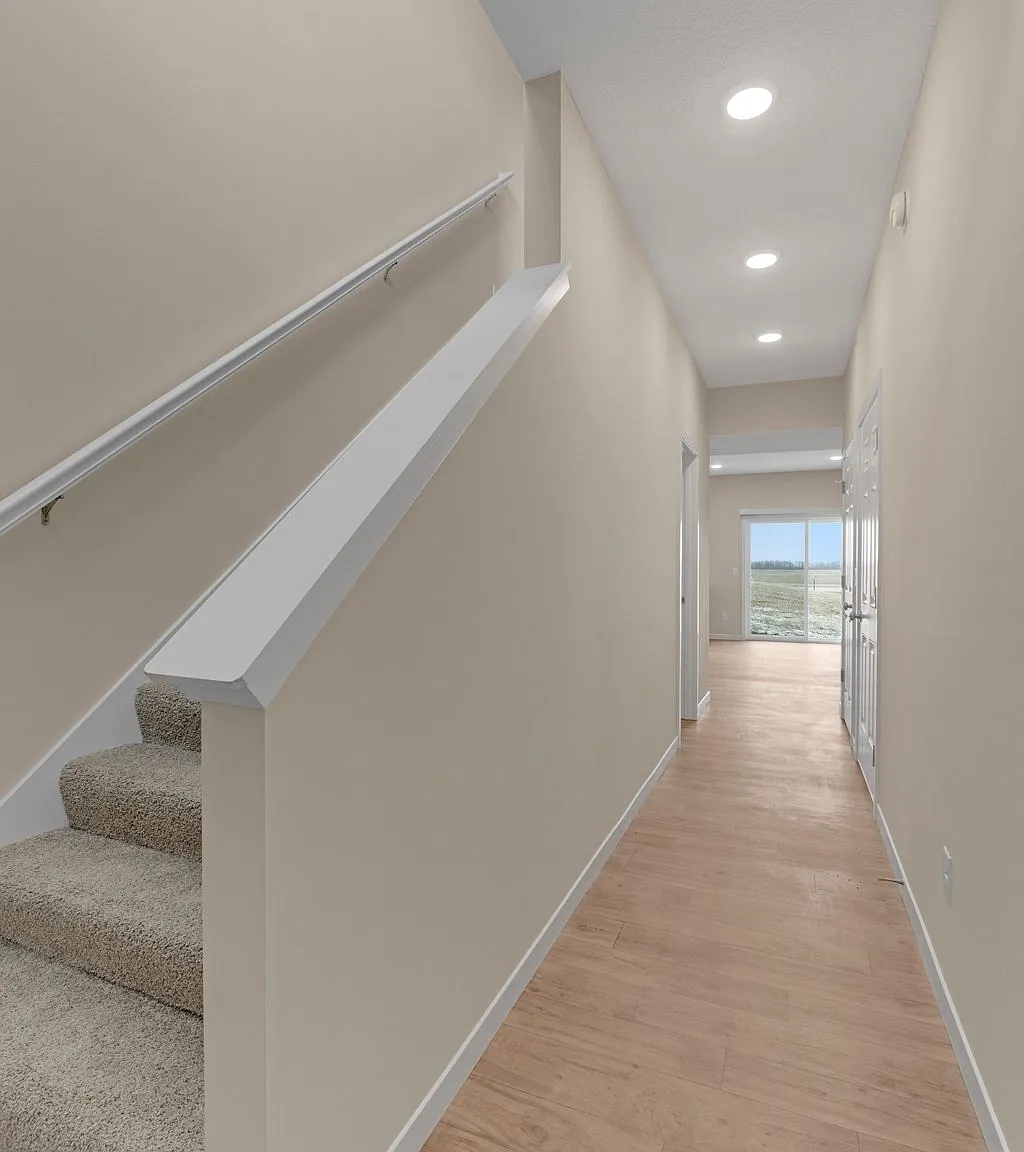 2 bed, 2.5 bath, 1330 sqft, $1,600 — Photo 2