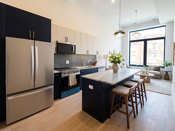 4th image of 3036 N Lincoln Ave #306