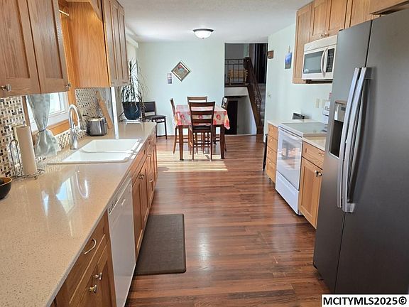4th image of 521 S Kentucky Ave