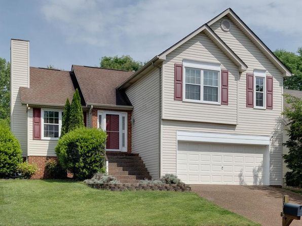 1005 Meandering Way