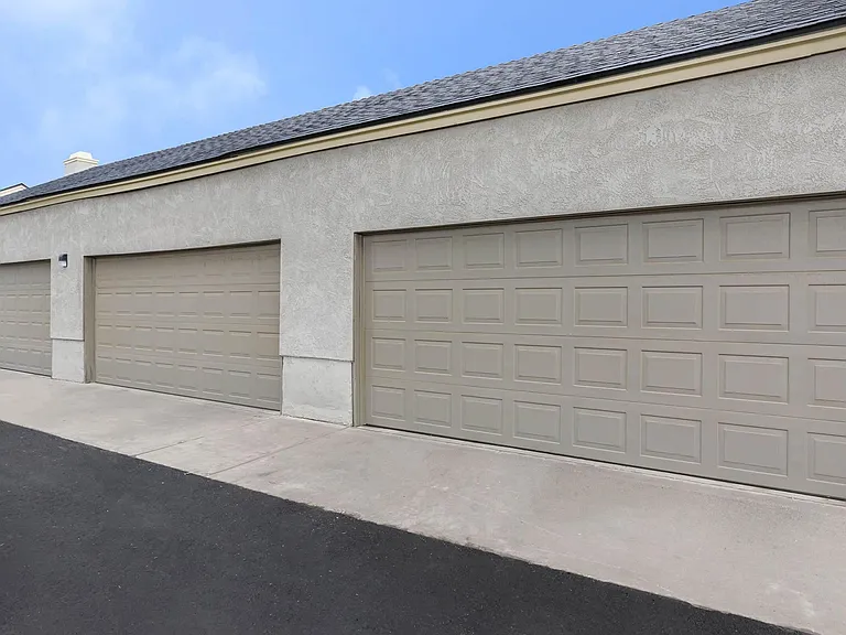 Laurelwood West Villas — Photo 11