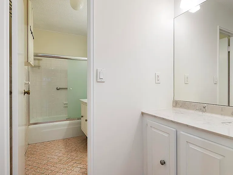 7855 Boulevard E #6L — Photo 9
