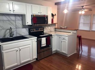 817 Canterbury Ln, Lawrence, KS 66044