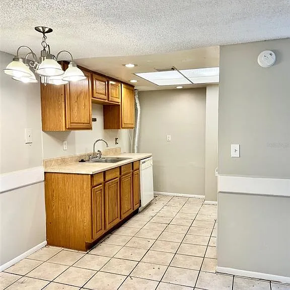 6065 Village Cir #6065 — Photo 8