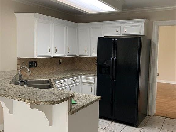 5th image of 2109 Sandhurst St