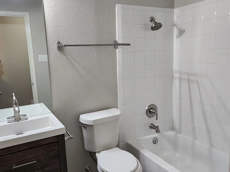 16914 Vista Village Dr — Photo 6