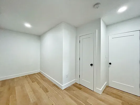 Rented by Pear NYC LLC | media 32