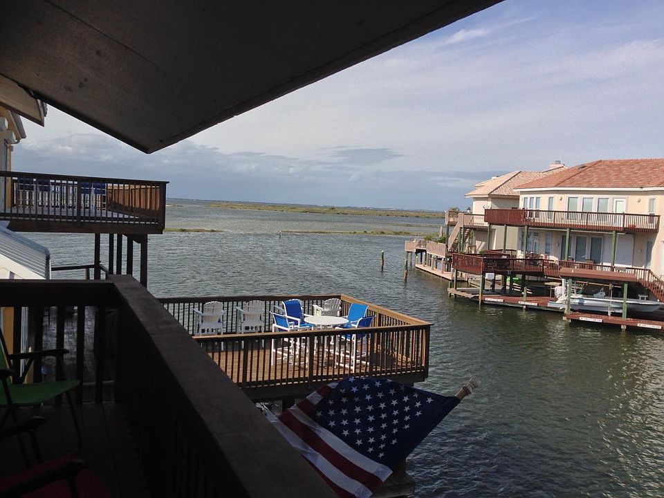 view of intracoastal canal