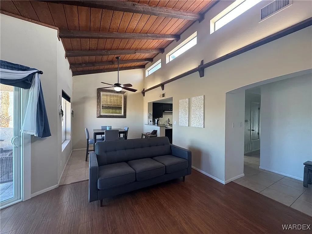 2 bed, 2.0 bath, 1094 sqft, $1,450 — Photo 2