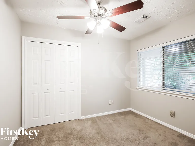 4030 Meadowgold Ln — Photo 11