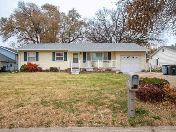 121 E 13th St, Hastings, NE 68901