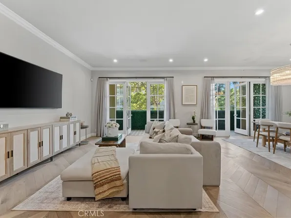 11500 San Vicente Blvd APT 202, Los Angeles, CA 90049